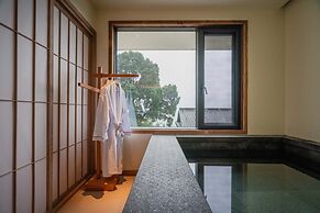 Emeishan XiaoshanQing Luxury Resort