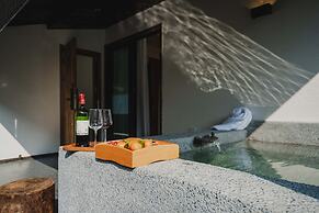 Emeishan XiaoshanQing Luxury Resort