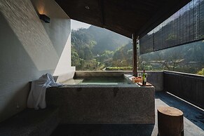 Emeishan XiaoshanQing Luxury Resort