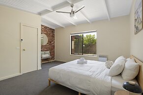 Relaxing Retreat Near Rye Beach