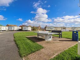 The Beachside Hideout - St Michaels Caravan Park