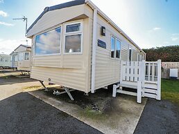 The Beachside Hideout - St Michaels Caravan Park