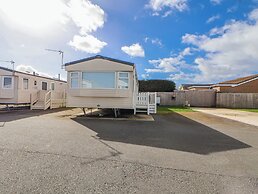 The Beachside Hideout - St Michaels Caravan Park