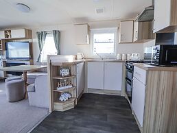 The Beachside Hideout - St Michaels Caravan Park