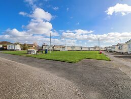 The Beachside Hideout - St Michaels Caravan Park