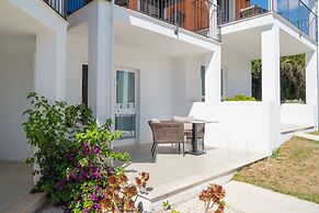 Hotel with swimming pool in Bari Sardo