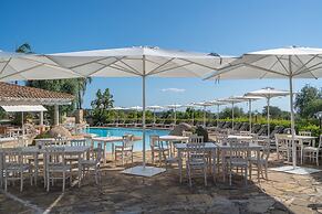 Hotel with swimming pool in Bari Sardo