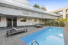 Bright 1-bed Apartment in Central Redfern