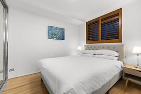 Bright 1-bed Apartment in Central Redfern