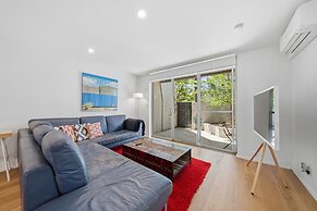 Spacious Bright Apartment With Courtyard and BBQ