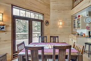 4-season Recreation: Secluded Pike River Cabin