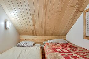 4-season Recreation: Secluded Pike River Cabin