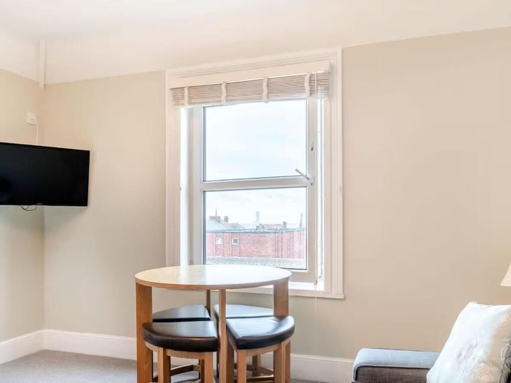 Apartment 5