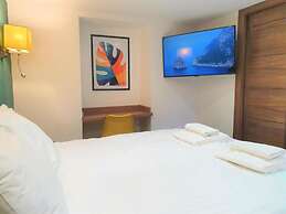 Oyo Studio @74