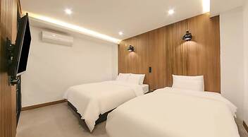 Jeonju Dana Hotel