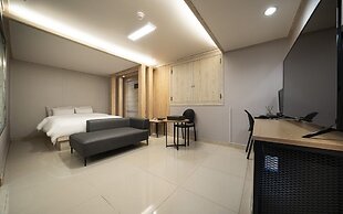 Suwon Haenggung-dong Sunstar