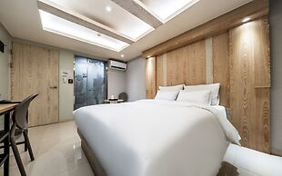 Suwon Haenggung-dong Sunstar