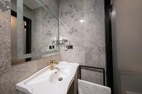 Frame Luxury Apartments