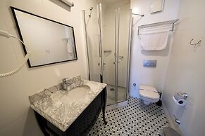 Frame Luxury Apartments