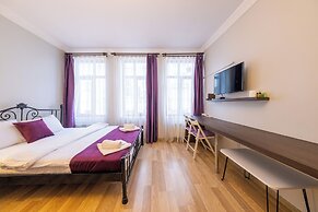 Frame Luxury Apartments