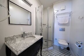 Frame Luxury Apartments