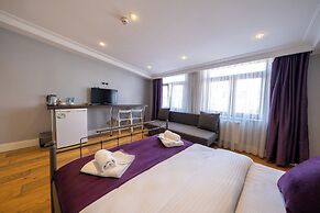 Frame Luxury Apartments