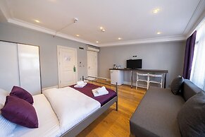 Frame Luxury Apartments