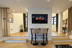 Luxury Church Conversion in Hale - Sleeps 4