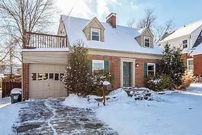 Cincy Area Bungalow w/ Deck & Yard, Pets Welcome!