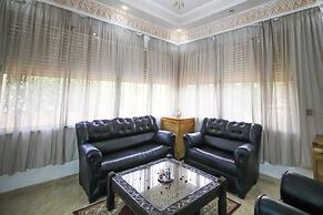 Redmoon Villa & Riad