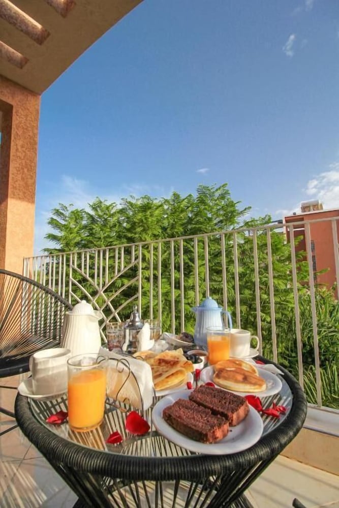 Redmoon Villa & Riad