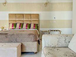 Mora Suite