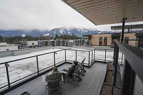 The Luxury Basecamp