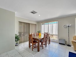 Spacious 3-bed Home in Peaceful Byford