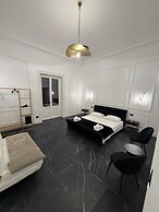 Four Rooms Luxury Suite