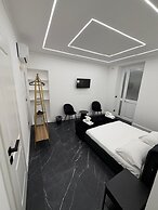Four Rooms Luxury Suite