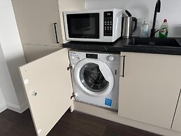Contractor Accommodation, Swindon , Cheap Parking