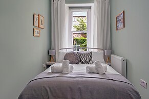 Stylish 2-bed Villa · Garden · Central Edinburgh