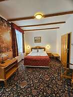 Folwark Historic Hotel