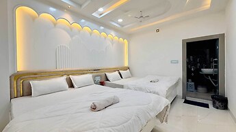 Hotel Om Mangalam Palace
