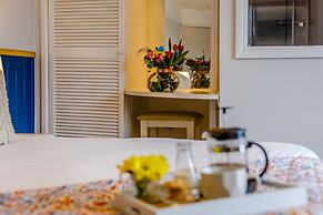1605 by the sea