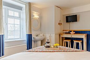 1605 by the sea