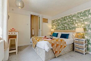 1605 by the sea