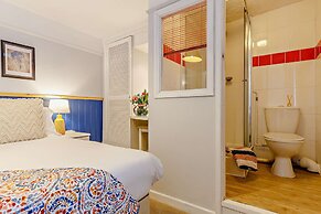 1605 by the sea