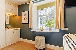 1605 by the sea