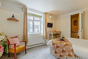 1605 by the sea