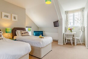 1605 by the sea