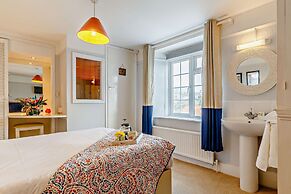 1605 by the sea