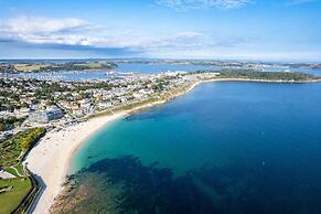 1605 by the sea