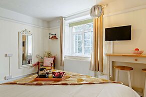 1605 by the sea